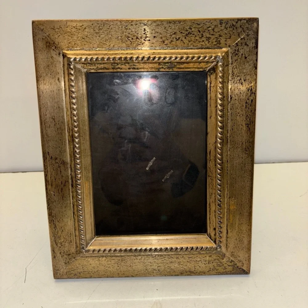 Pottery barn picture frame hold 5” x 7” picture